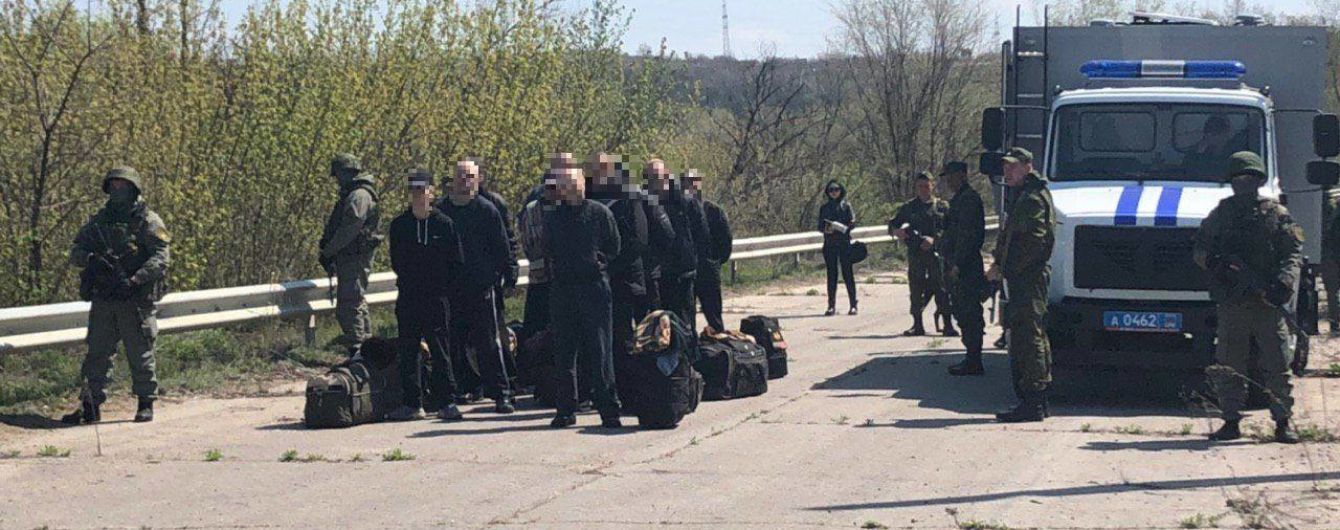 Луганські бойовики передали Україні 60 в’язнів