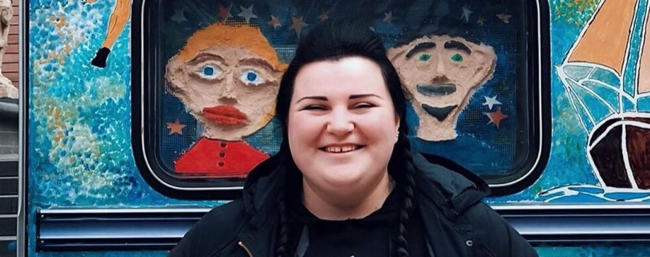 Пушка или пышка: alyona alyona в купальнике спародировала Венеру