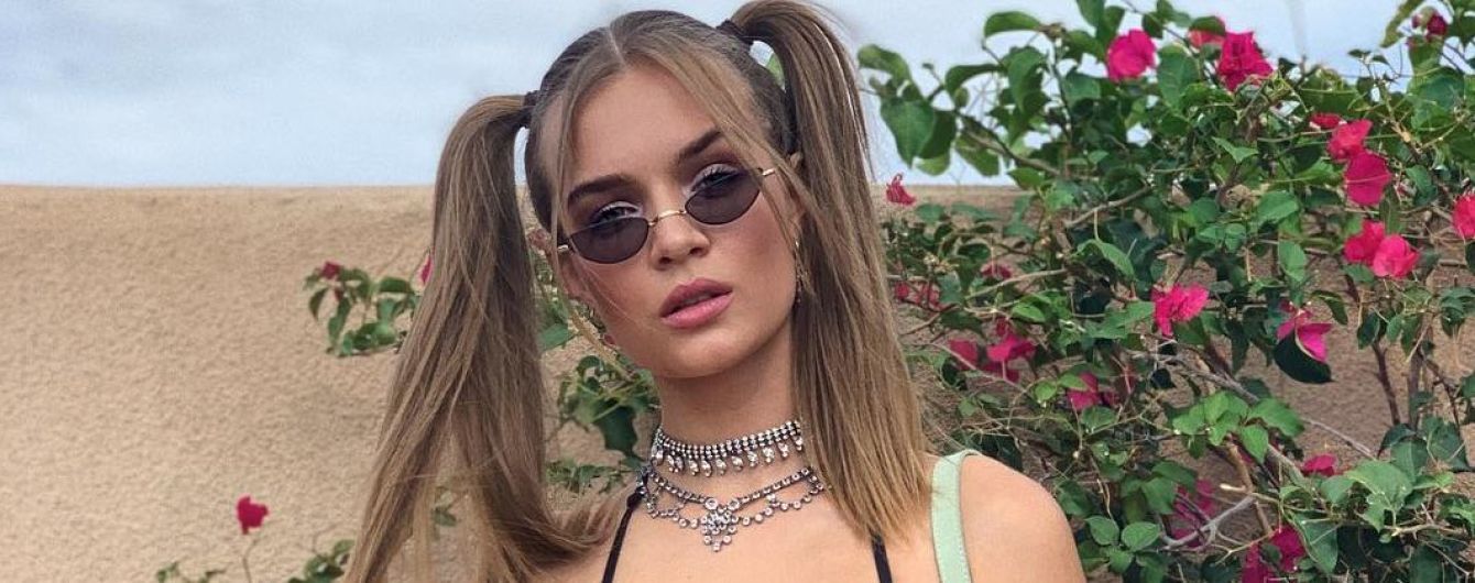 В бикини и сексуальном боди: "ангел" Жозефин Скривер отдохнула на Coachella