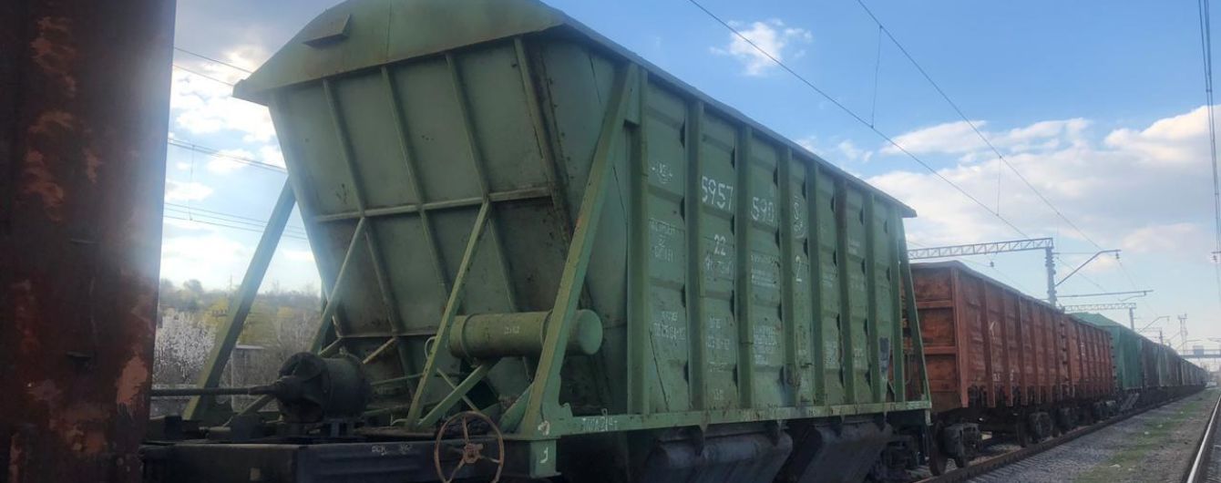 На Харківщині 15-річний підліток вижив після потужного удару струмом на даху вантажного вагона