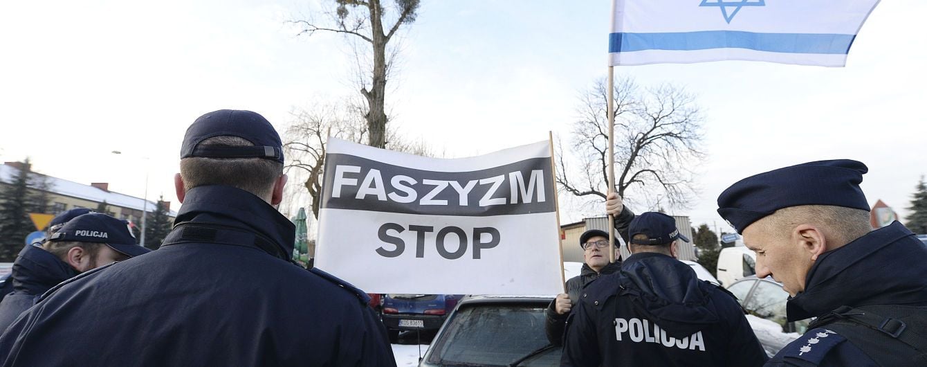 В польском городке казнили чучело Иуды во время религиозного ритуала. Евреи возмутились