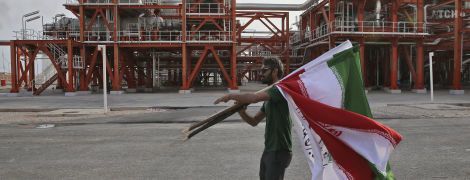 В Иране нашли огромное месторождение с 53 млрд баррелей нефти - президент Рухани