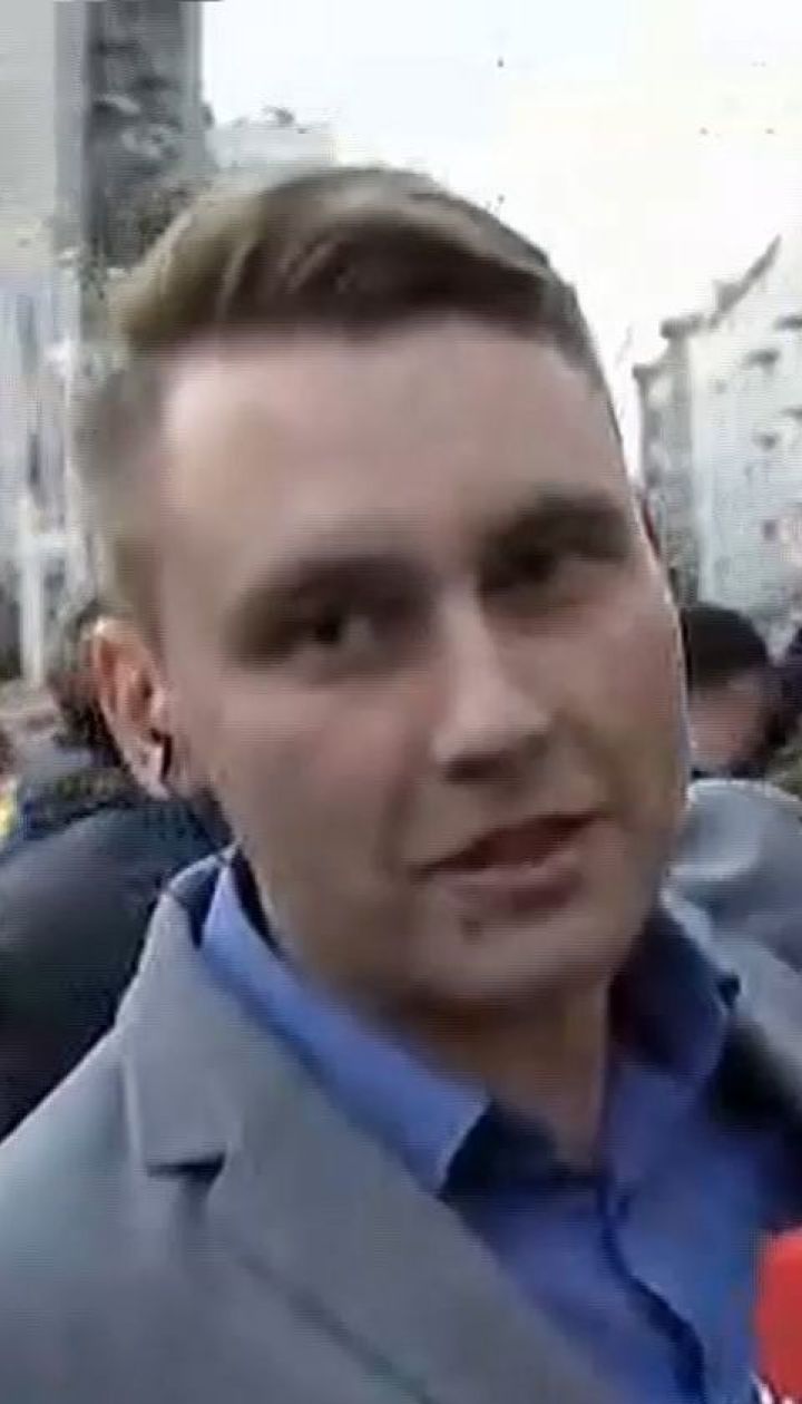 В Киеве возле АП собрался митинг в поддержку Порошенко