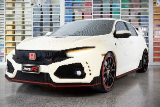 Спортивную Honda Civic отстроили в Lego с рабочей оптикой