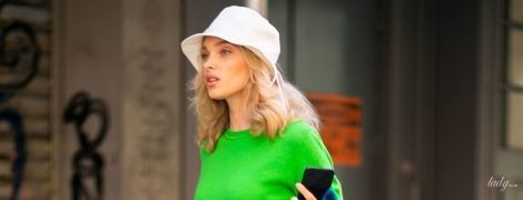 В зеленых оттенках: "ангел" Эльза Хоск в забавном наряде прогулялась по Сохо