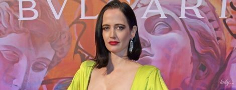 Какое декольте: Ева Грин в эффектном платье приехала на вечеринку Bvlgari