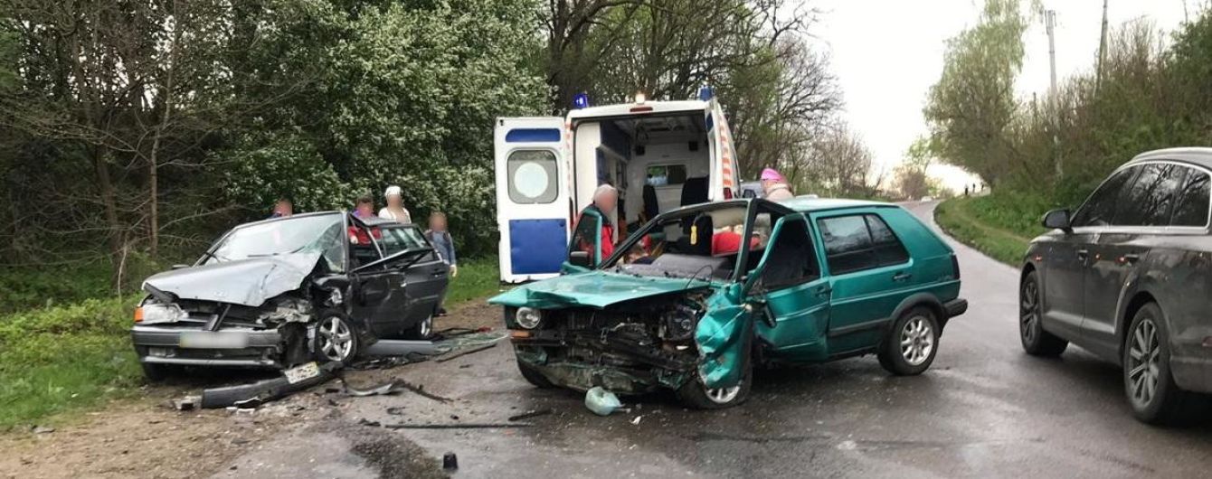 В Черновицкой области произошла масштабная авария, пострадал 9-летний ребенок