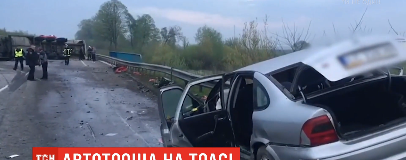 На Ровенщине 18-летний водитель на "евробляхах" попал под грузовик