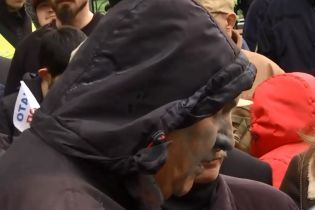 В Харькове на первомай "похоронили" коммунизм и облили зеленкой левого активиста