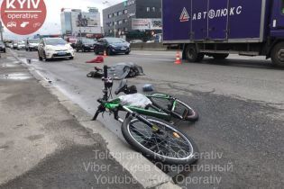 У столиці вантажівка збила насмерть велосипедиста