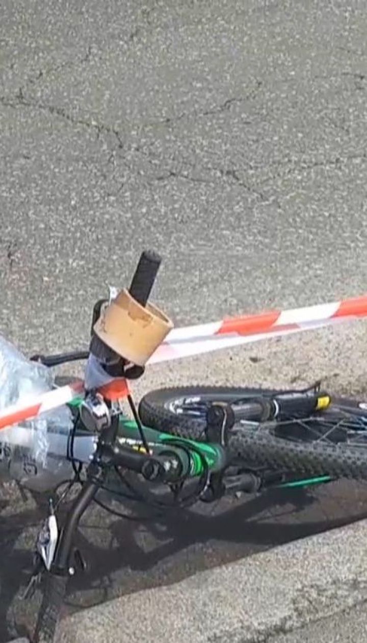 В Киеве грузовик насмерть сбил парня на электровелосипеде