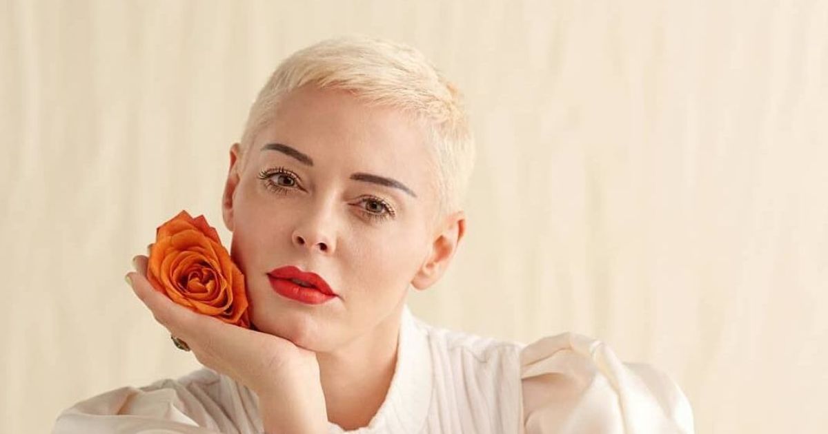 Звезда сериала "Все женщины - ведьмы" Роуз МакГоуэн едет в Украину