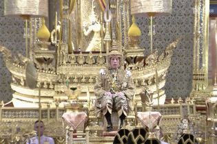 У Таїланді коронували нового монарха