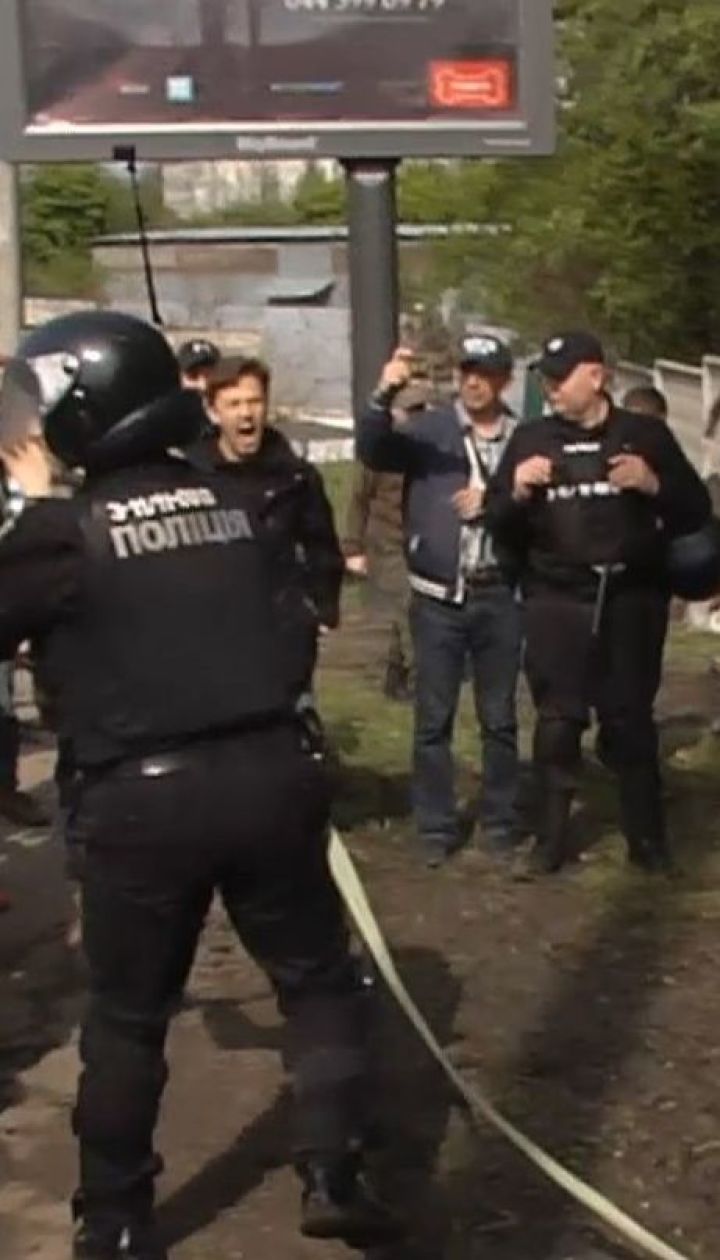 Активісти протестують проти будівництва 3 багатоповерхівок у Протасовому Яру