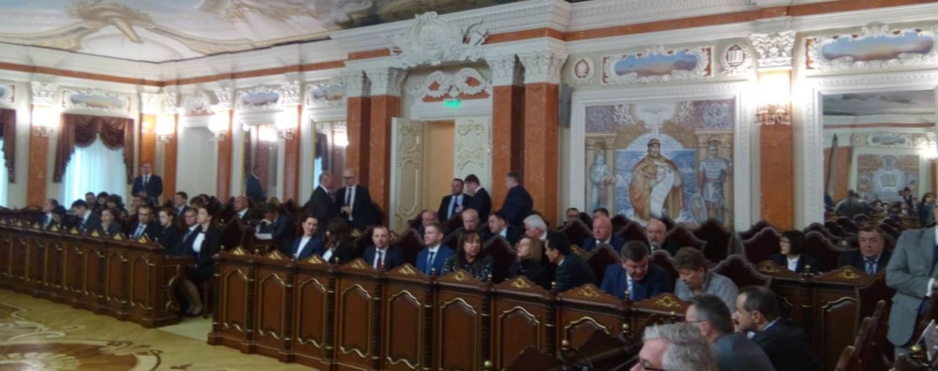 У Зеленского пересмотрят последние назначения Порошенко и перезапустят набор в Верховный суд