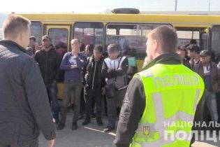 Облава на Троещинском рынке: в Киеве разоблачили полсотни иностранцев-нелегалов