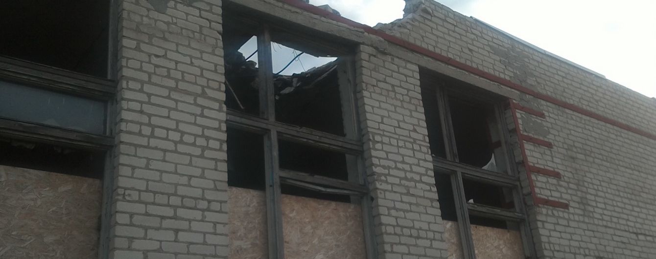 Бойовики із забороненого озброєння обстріляли населений пункт на Луганщині