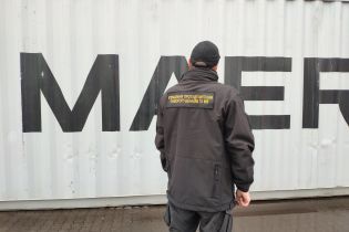 Одеські митники виявили партію кокаїну у відрах з лакофарбувальним матеріалом