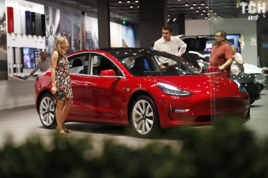 Акції Tesla несподівано обвалились на 17%. Що сталося