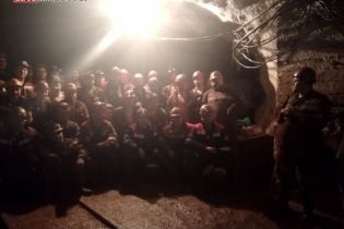 На Днепропетровщине горняки устроили забастовку, десятки людей вторые сутки не выходят на поверхность