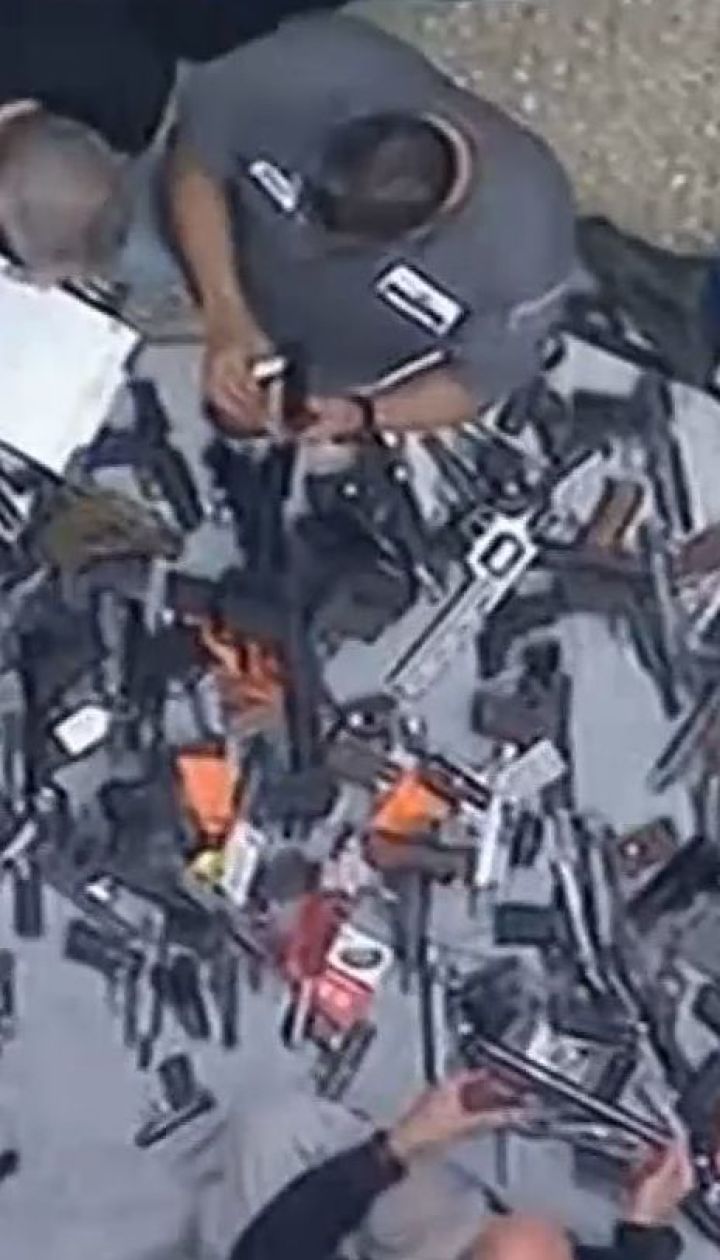Сотни дробовиков, пистолетов и винтовок: в США обнаружили большой склад огнестрельного оружия
