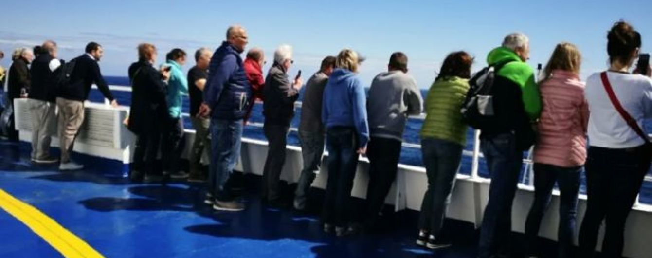 В море неподалеку Хорватии сломался круизный лайнер с несколькими сотнями пассажиров