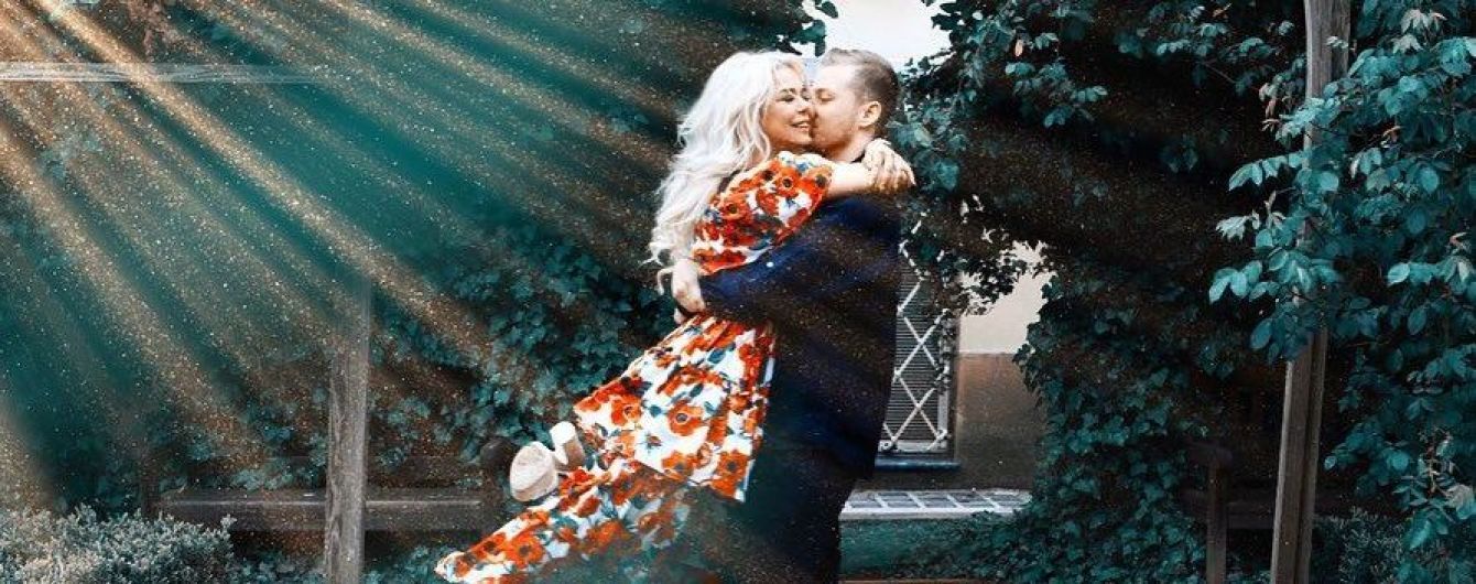 Алина Гросу растрогала романтичными фото с женихом
