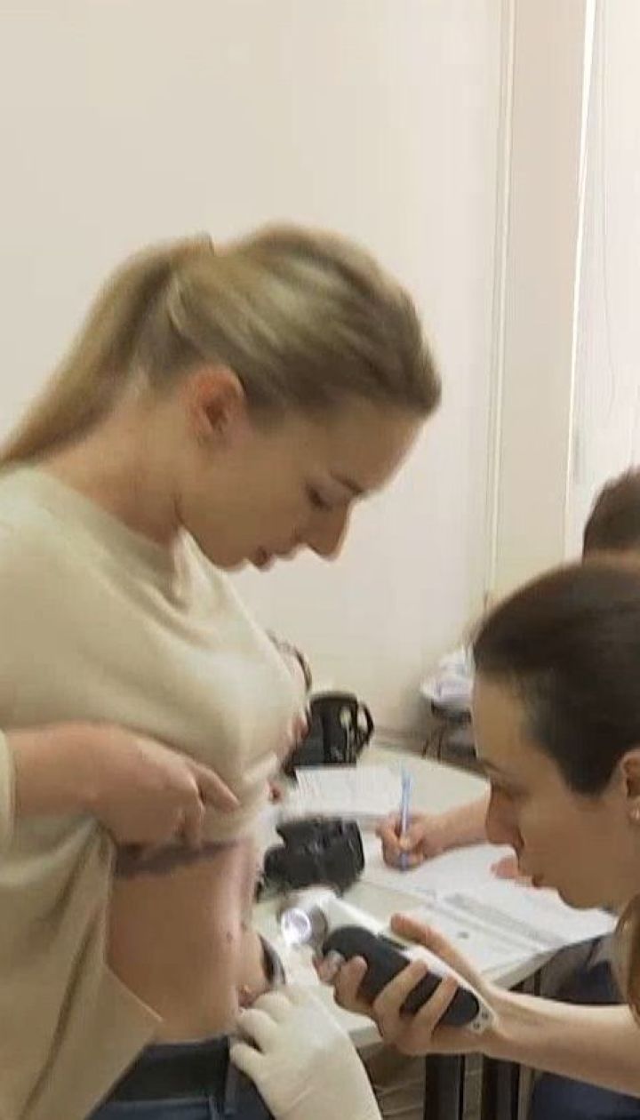 Враг, которого не почувствуешь: почему так важно постоянно следить за родинками на теле
