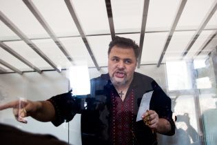 Скандального журналиста Коцабу лишают премии в Германии из-за его антисемитских высказываний