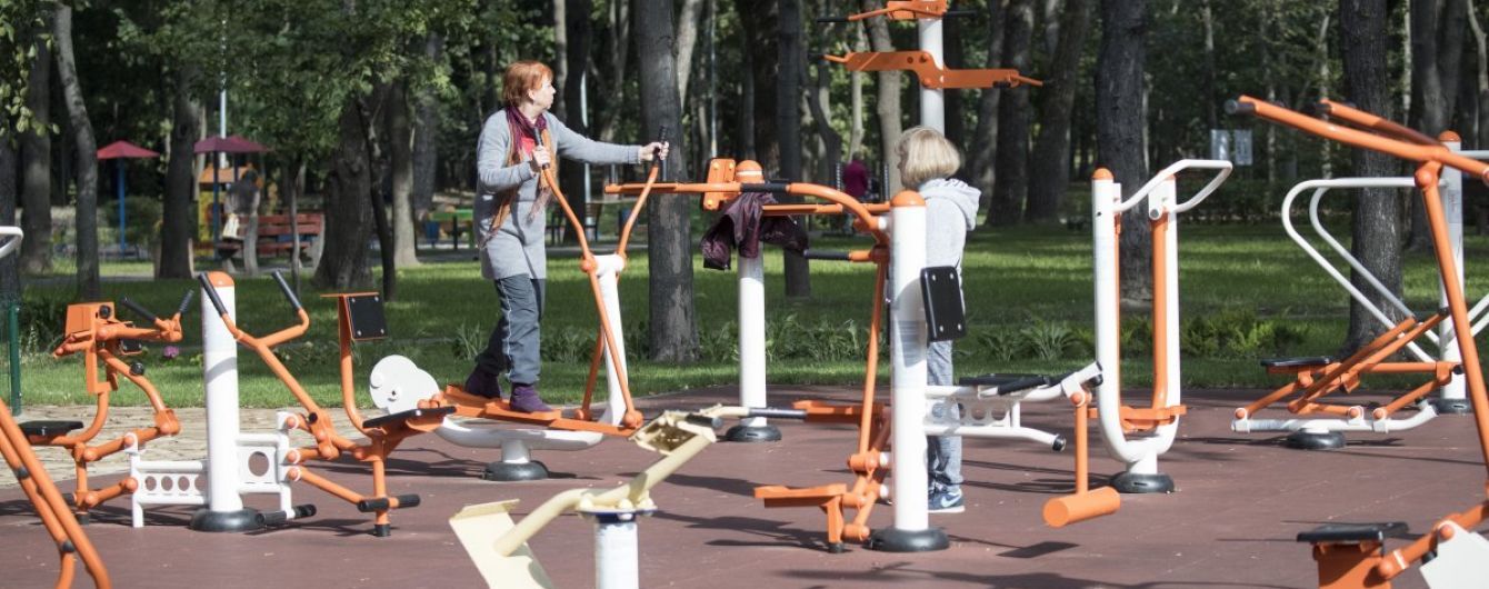 На одеському спортмайданчику знайшли повішеного чоловіка