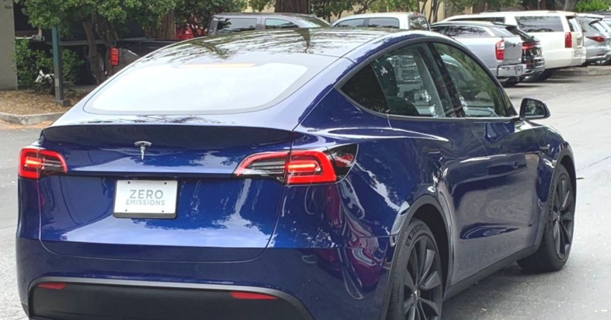 Tesla Model Y вперше зняли на дорозі в Америці