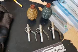 У Києві на станції метро “Вокзальна” упіймали чоловіка з бойовими гранатами