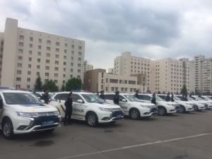 Нацполиция получила 83 гибридных кроссовера Mitsubishi Outlander