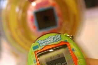 Виробник Tamagotchi випустить нову версію популярної іграшки