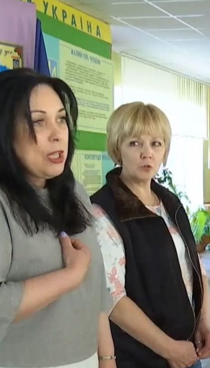 Директор ліцею у Житомирі заборонив випускникам віддячувати вчителям подарунками