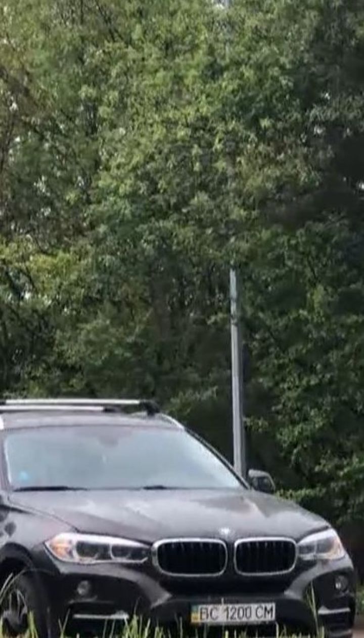 У Львові в авто приватного підприємця заклали вибухівку
