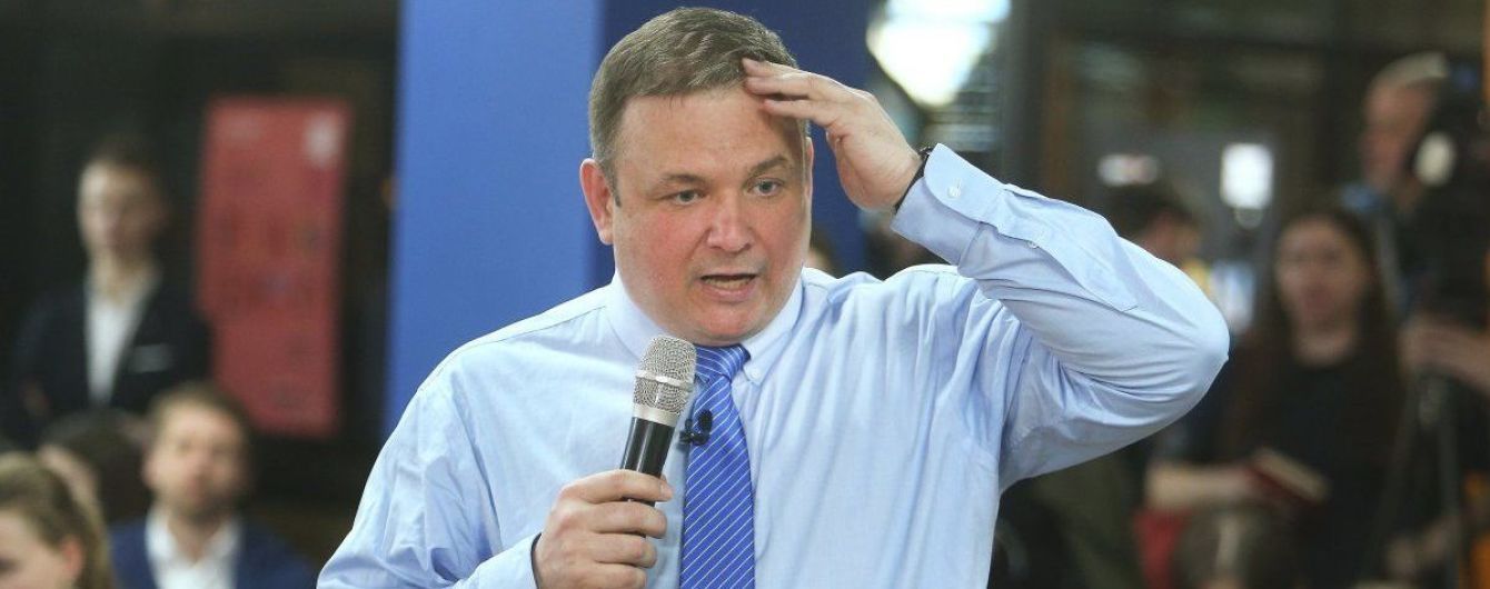 "Це рейдерське захоплення!": екс-голова Конституційного суду збирається оскаржувати своє звільнення