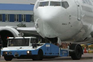 В Одесі екстрено сів літак через повідомлення про бомбу
