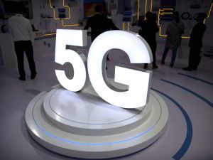 Запровадження 5G: коли з'явиться в Україні та чому світ протестує проти нового покоління зв'язку