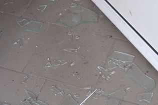 Пострадали пять человек: в полиции рассказали подробности подрыва гранаты в "ПриватБанке" на Луганщине