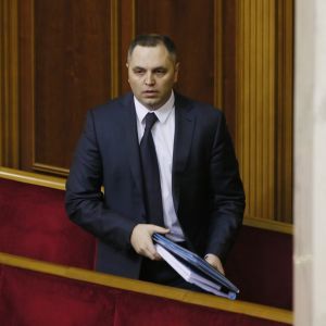 Угрожал изнасиловать "в рот": СМИ обнародовали переписки Портнова с прокурорами, которые вели против него дела