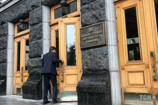 Захист та фінансова винагорода. У Зеленського розповіли, як заохочуватимуть повідомляти про корупцію