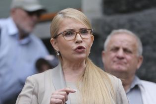 Тимошенко требует провести всеукраинский референдум относительно открытия рынка земли