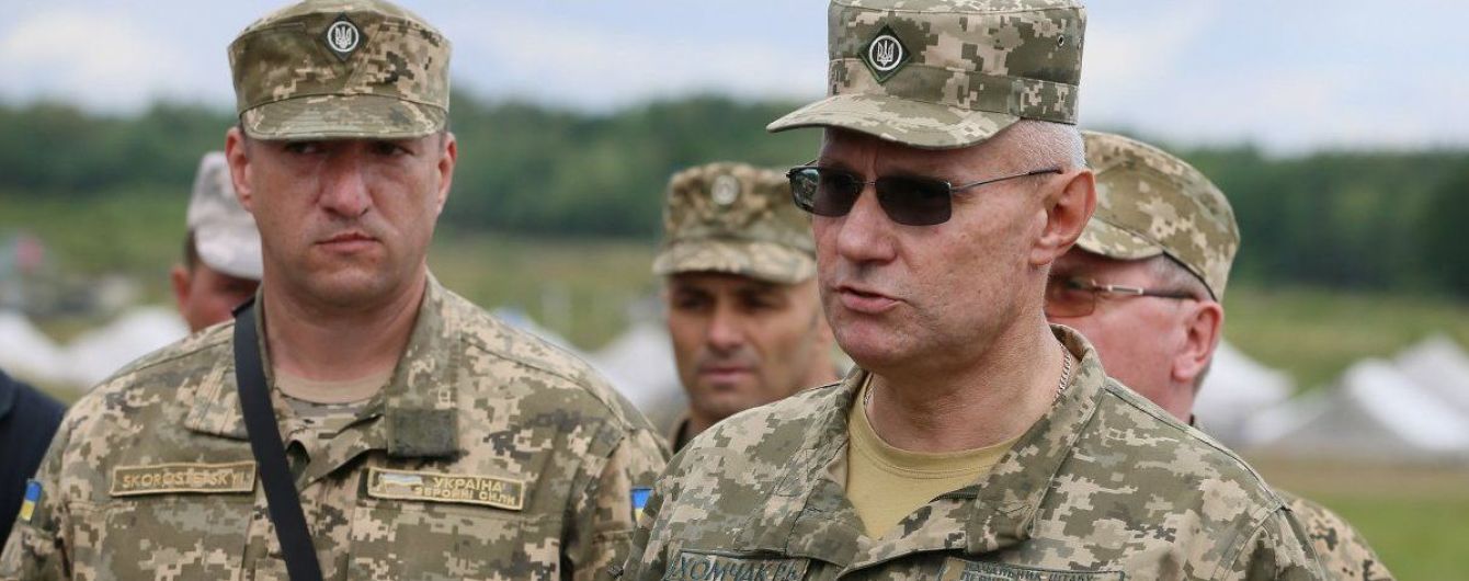 "Я выходил вместе с теми людьми". Начальник Генштаба Хомчак рассказал об Иловайске