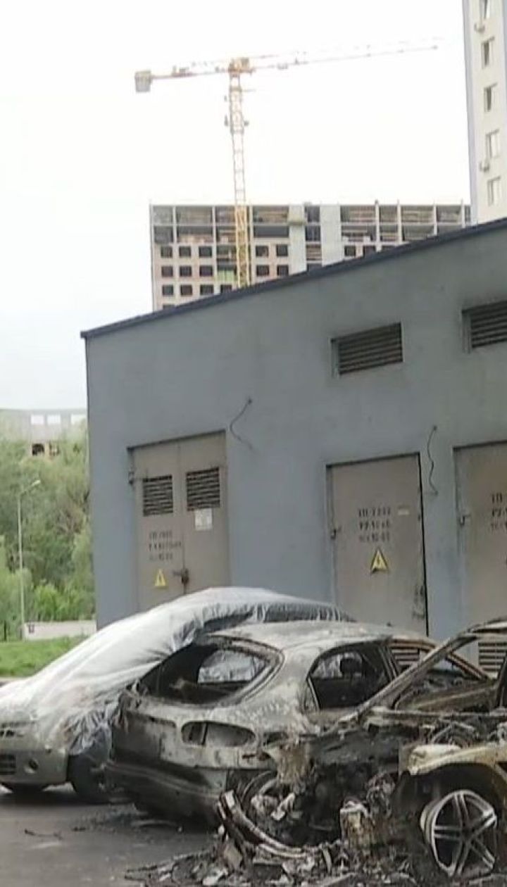 Неизвестный поджег авто в Киеве на Теремках