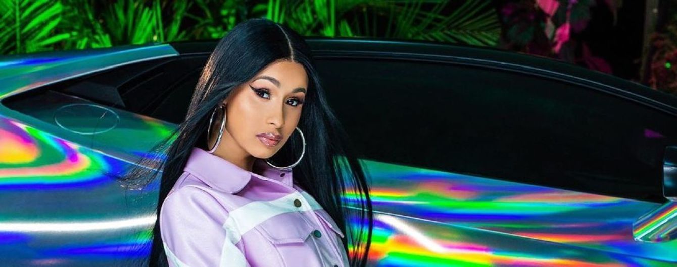 Певица Cardi B из-за липосакции отменила концерты