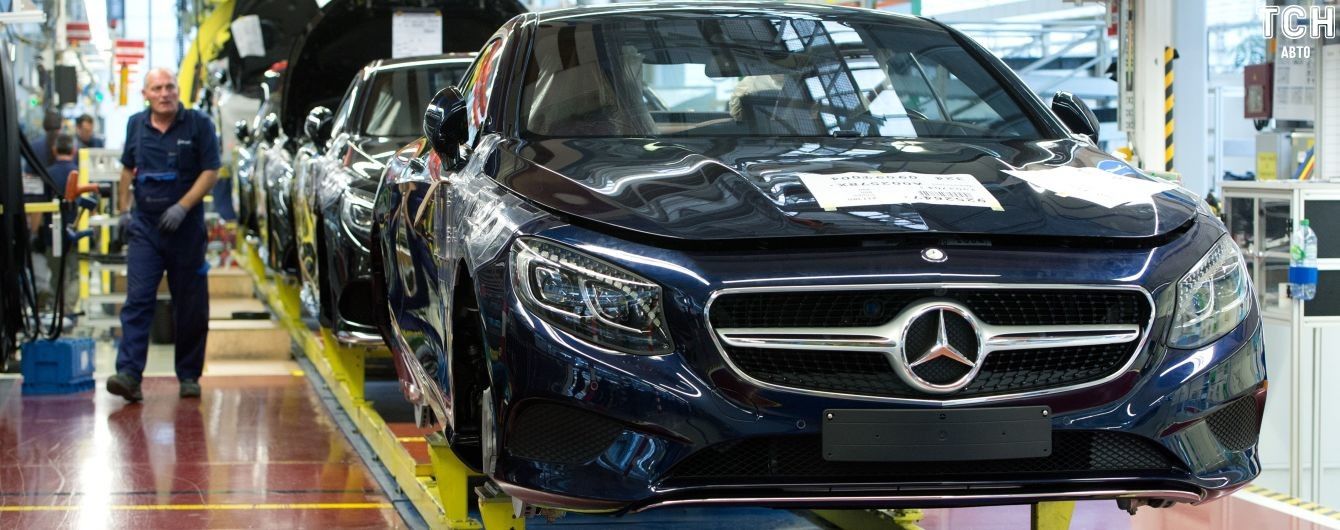 Mercedes оштрафовали почти на миллиард долларов за "халатность"