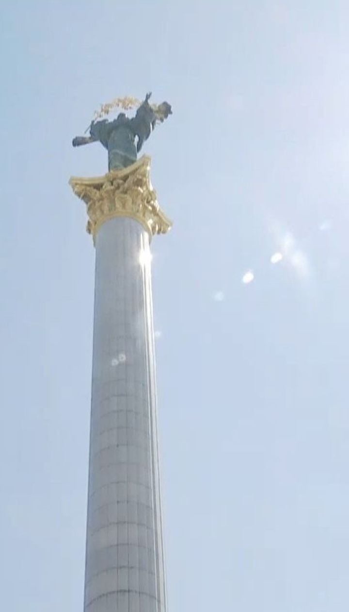 В центре столицы начинают чистку монумента Независимости