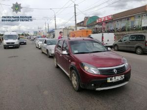 В Виннице ловили водителя, который пьяный и без прав спровоцировал аварию