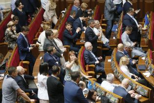 "Еще никогда так бесполезно не тратил время": в ВР немало нардепов считают свою работу "адом" и не планируют переизбираться летом
